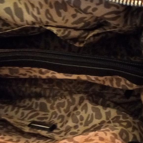 Guess - Picture 4 of 4